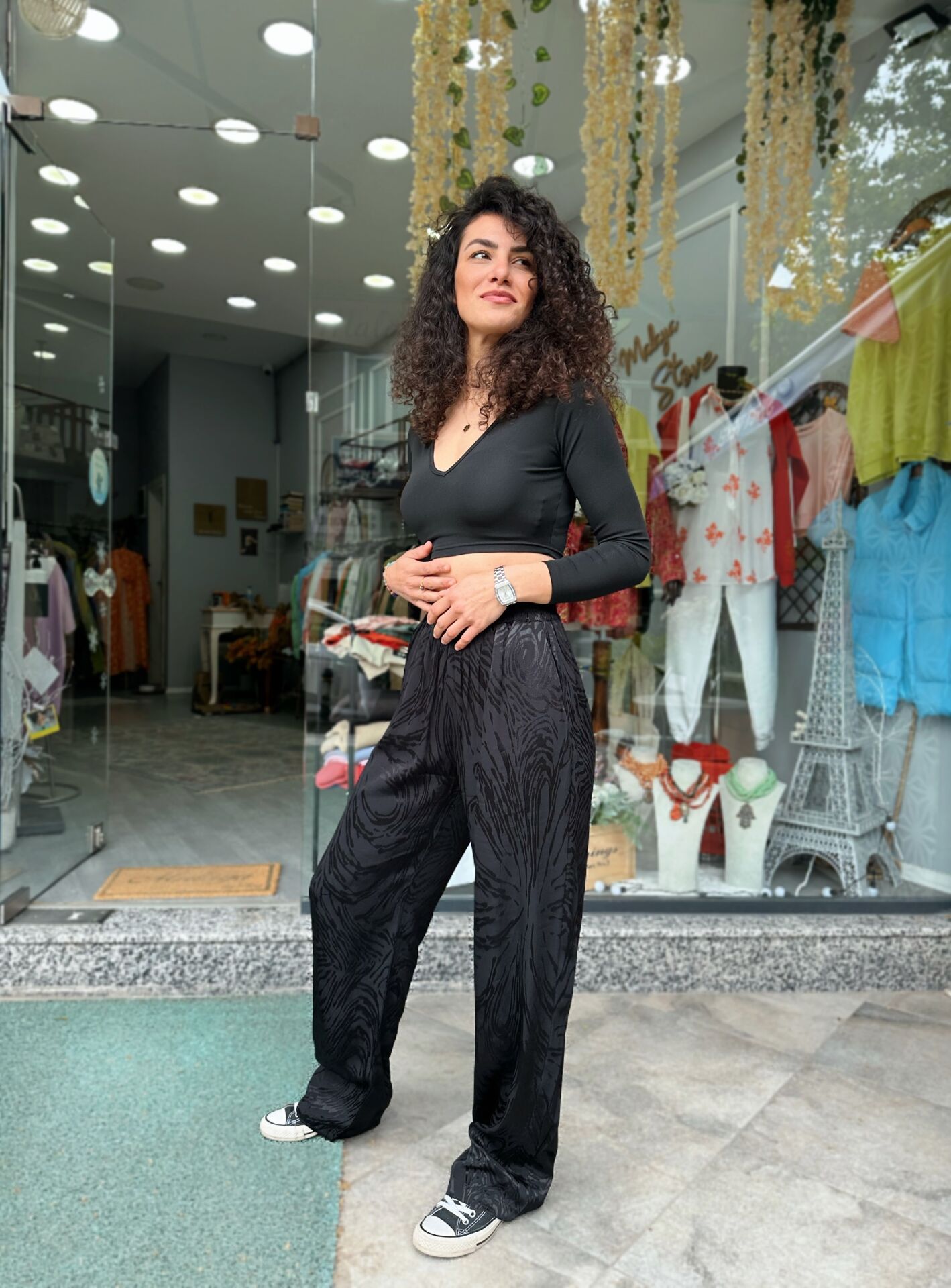 Desenli Siyah Saten Pantolon