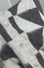 Taş Düğmeli Tüylü Hırka