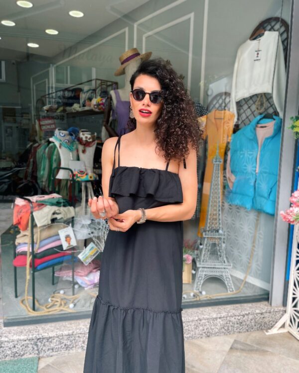 Siyah İpek Dokulu Elbise