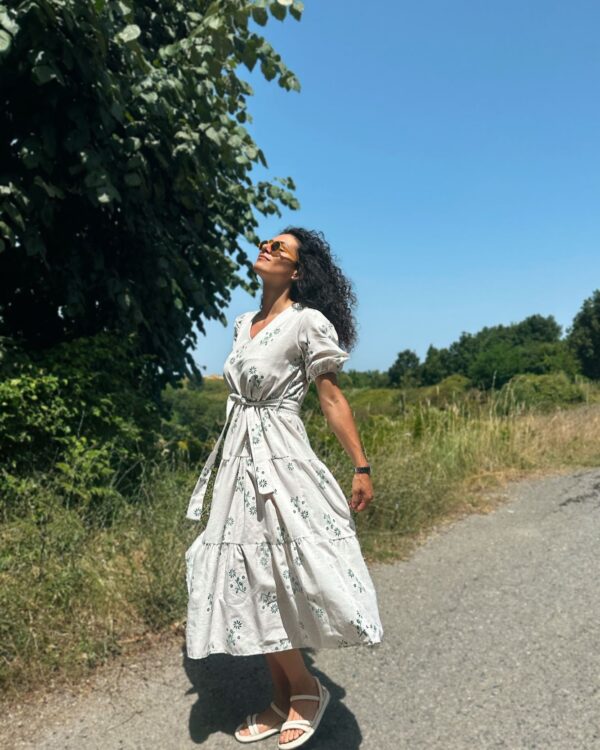 Nakış Detay Keten Dokulu Elbise