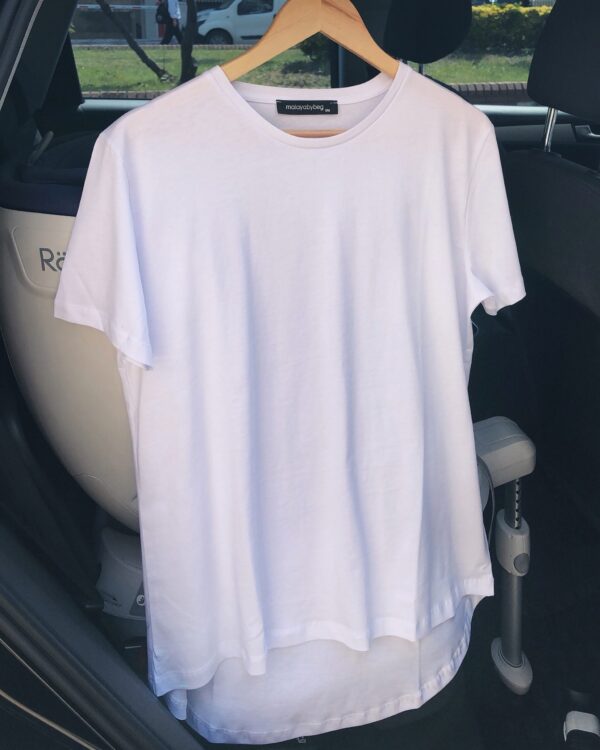 Malaya Basic Oversize Tshirt - V yaka