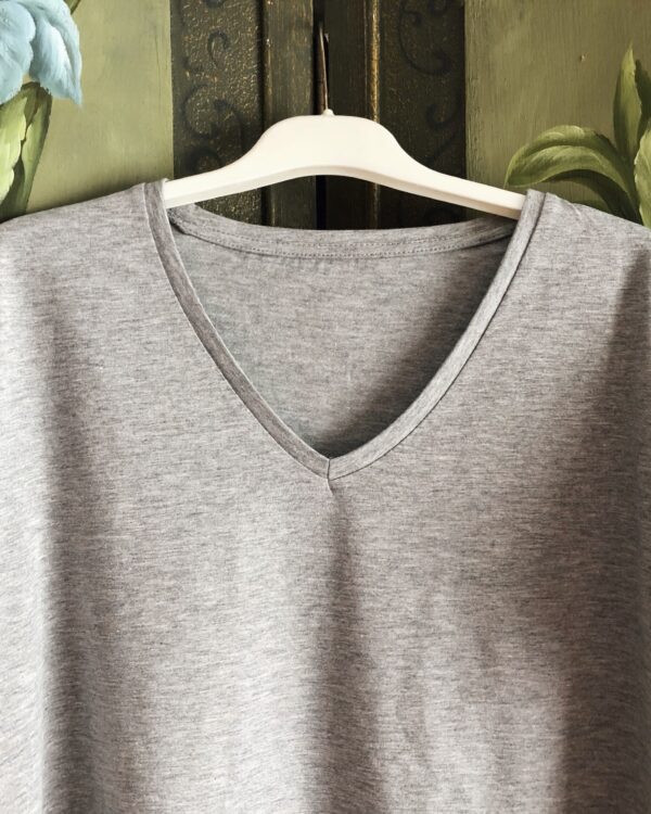 Malaya Basic Oversize Tshirt - V yaka